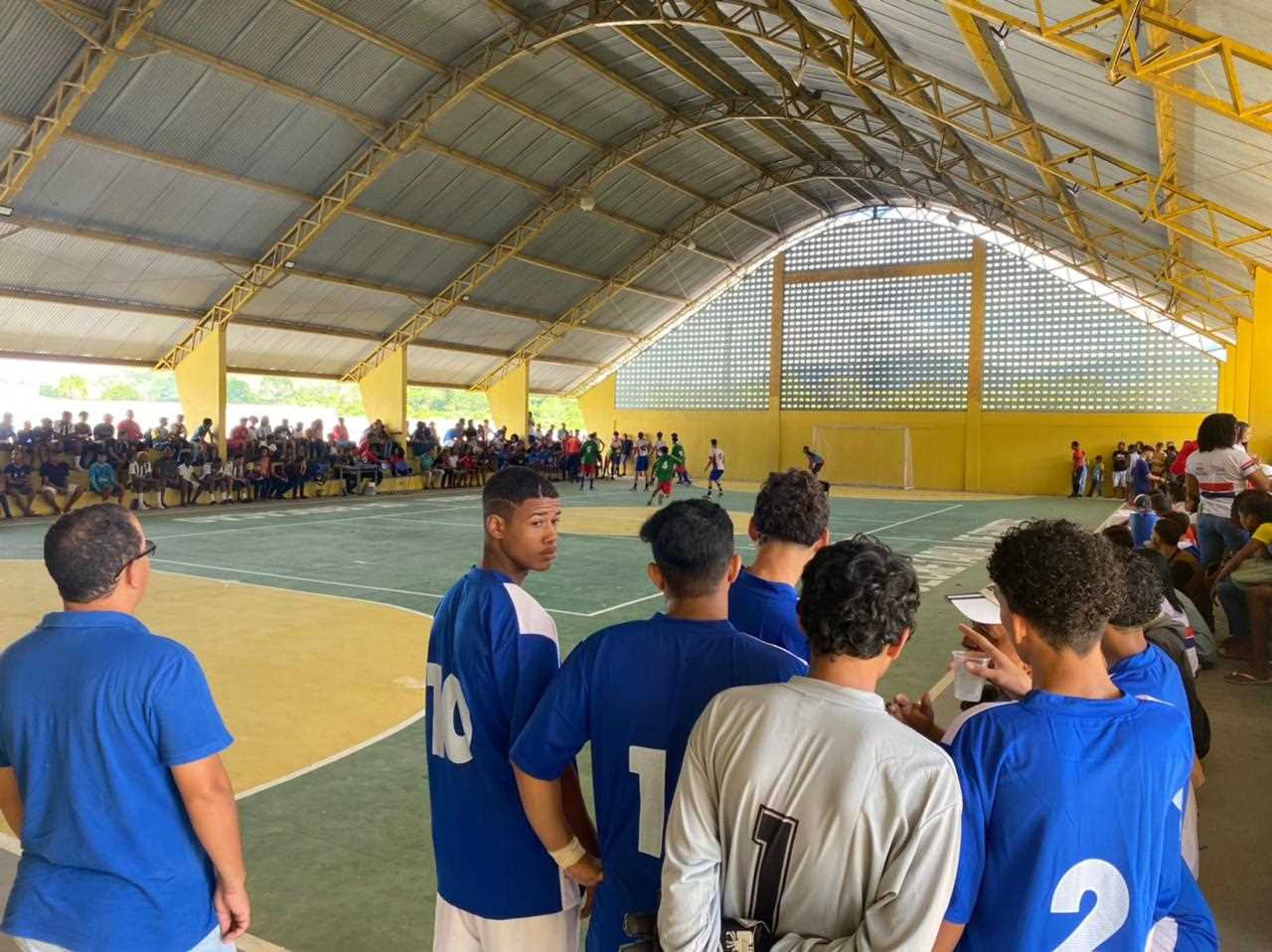 Camacã: Prefeitura faz manutenção de campos de futebol, pinturas em quadras e recebe jogos escolares